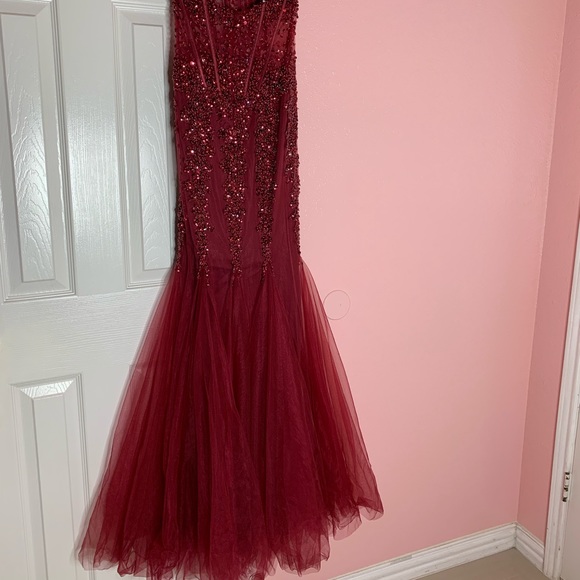 Prom dress - Picture 2 of 5